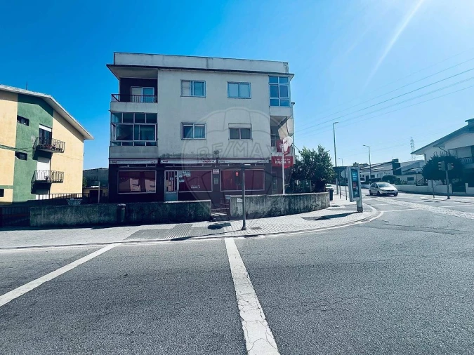 Loja para Arrendamento em Cidade da Maia Foto 7