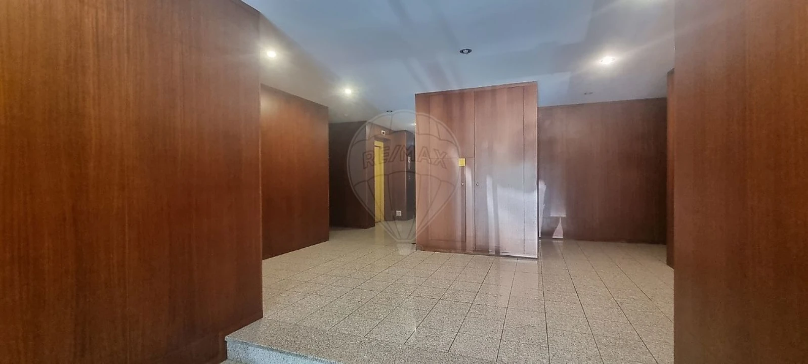 Apartamento T2 para Venda em Cidade da Maia Foto 21