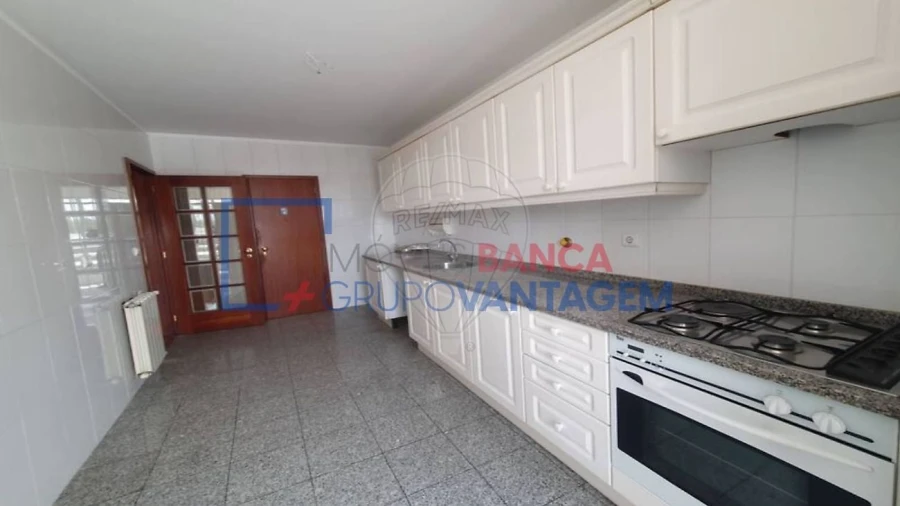 Apartamento T2 para Venda em Cidade da Maia Foto 7