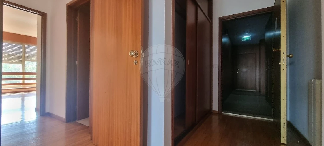 Apartamento T2 para Venda em Cidade da Maia Foto 17