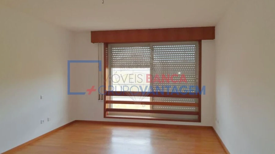 Apartamento T2 para Venda em Cidade da Maia Foto 11