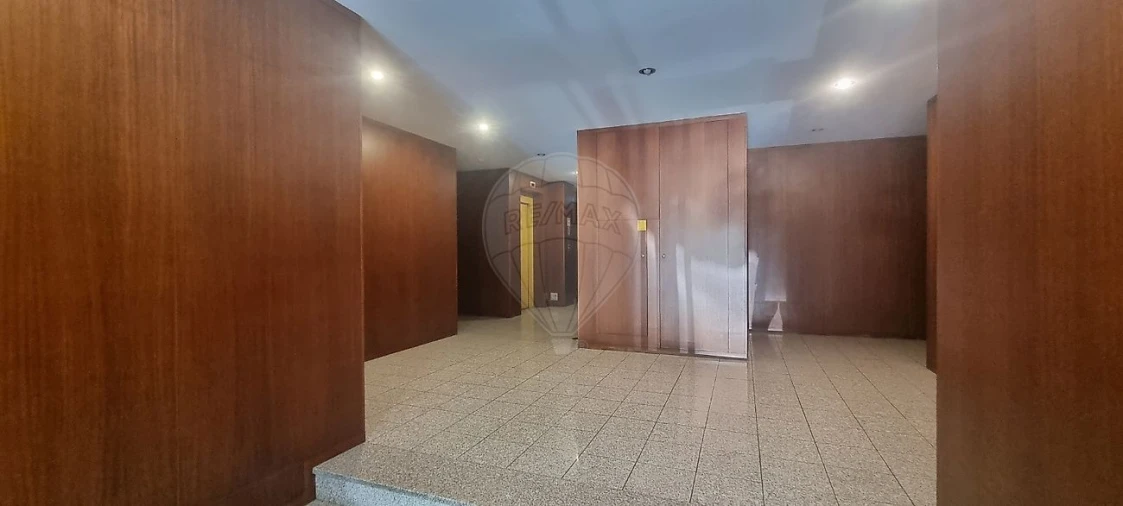 Apartamento T2 para Venda em Cidade da Maia Foto 21