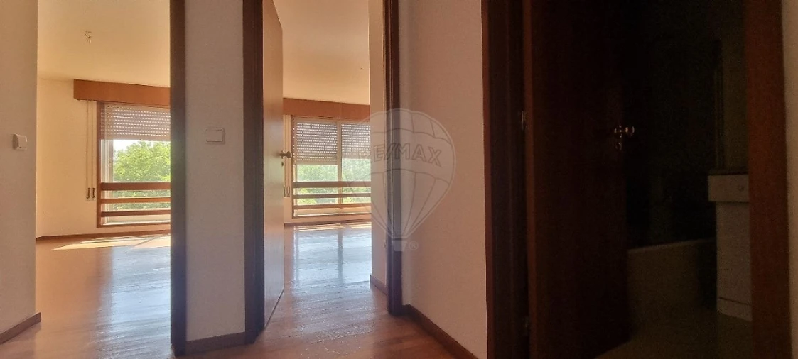 Apartamento T2 para Venda em Cidade da Maia Foto 18