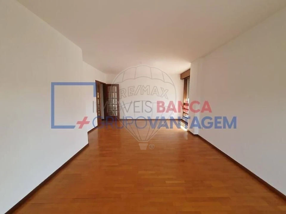 Apartamento T2 para Venda em Cidade da Maia Foto 1