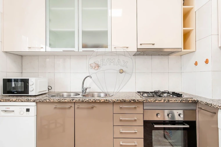 Apartamento T2 para Venda em Laranjeiro e Feijó Foto 3