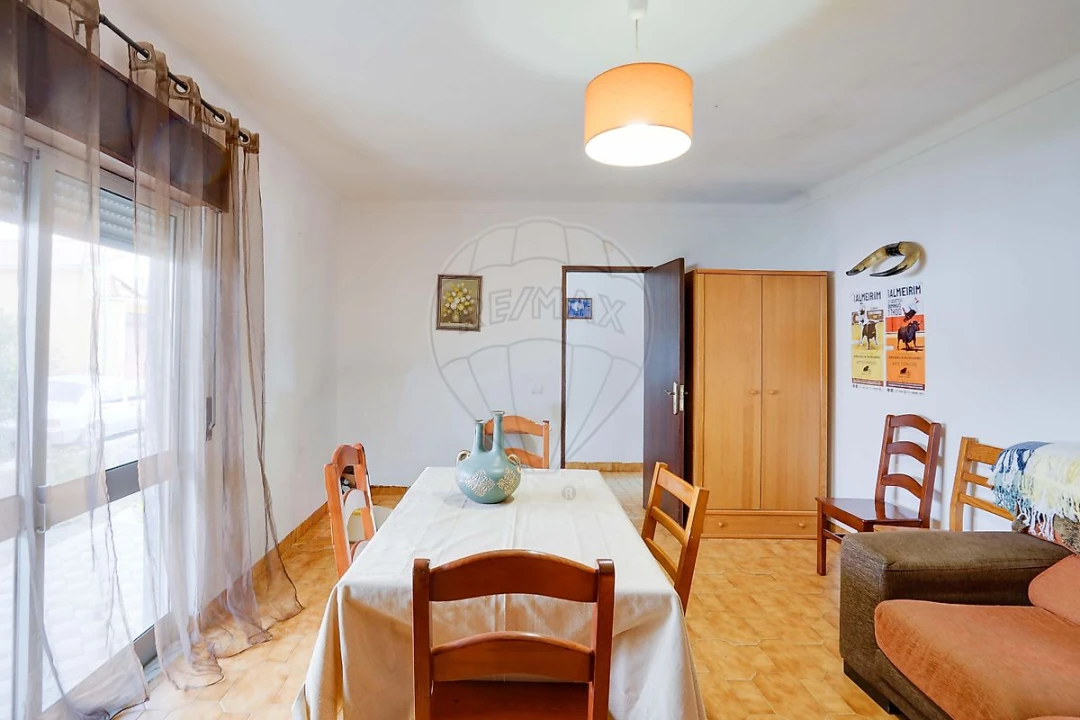 Moradia T4 para Venda em Alcoentre Foto 36