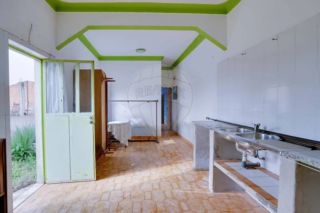 Moradia T4 para Venda em Alcoentre Foto 20