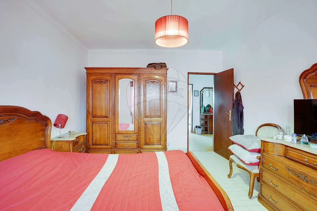 Moradia T4 para Venda em Alcoentre Foto 31