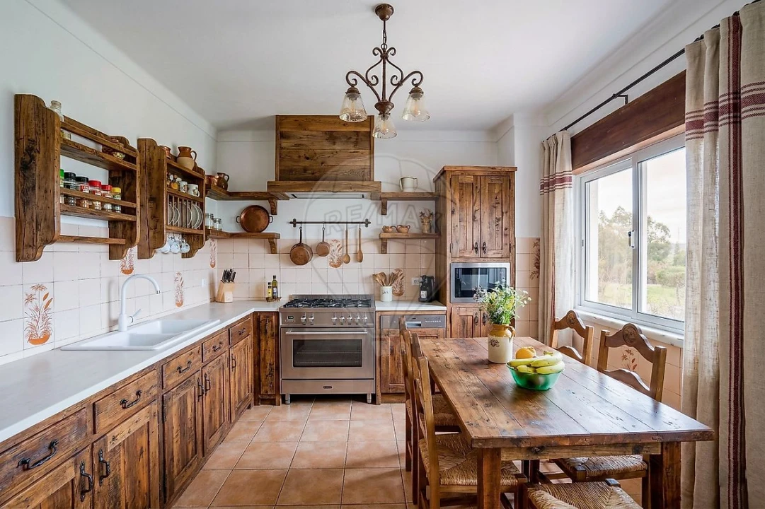 Moradia T4 para Venda em Alcoentre Foto 37