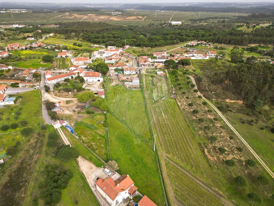 Moradia T4 para Venda em Alcoentre Foto 3