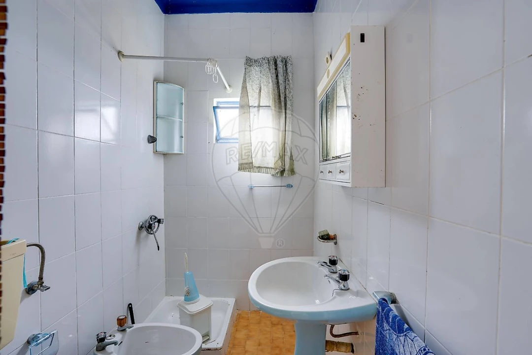 Moradia T4 para Venda em Alcoentre Foto 16