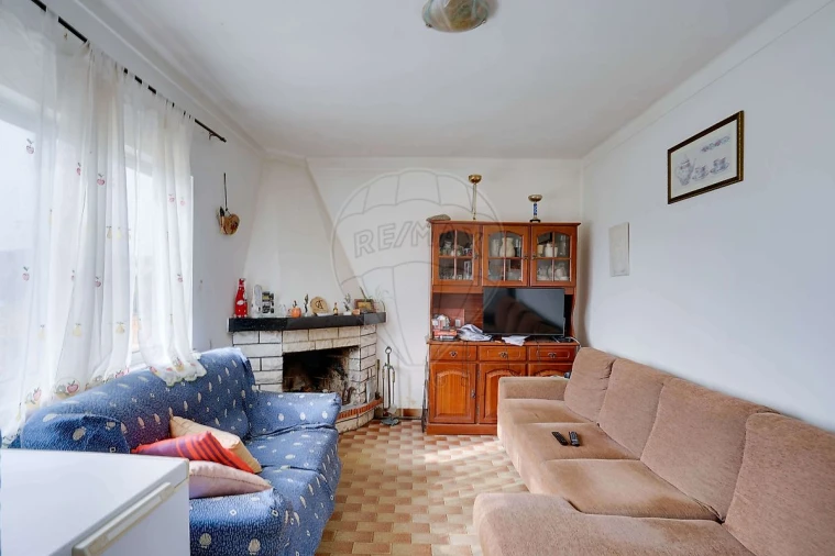 Moradia T4 para Venda em Alcoentre Foto 10