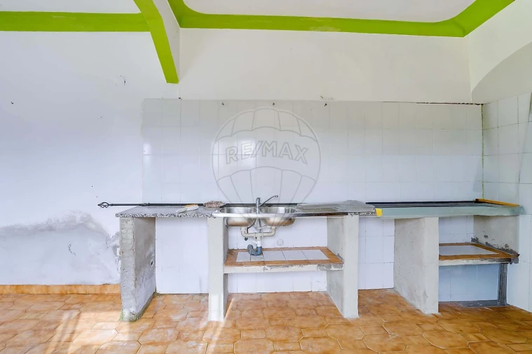 Moradia T4 para Venda em Alcoentre Foto 18