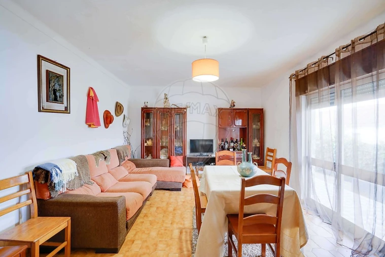 Moradia T4 para Venda em Alcoentre Foto 33