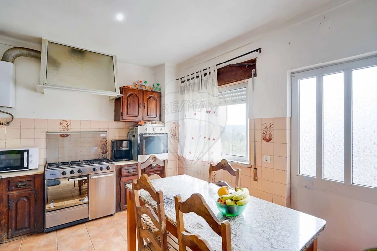 Moradia T4 para Venda em Alcoentre Foto 9