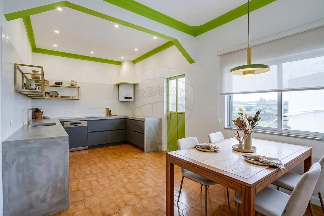 Moradia T4 para Venda em Alcoentre Foto 40