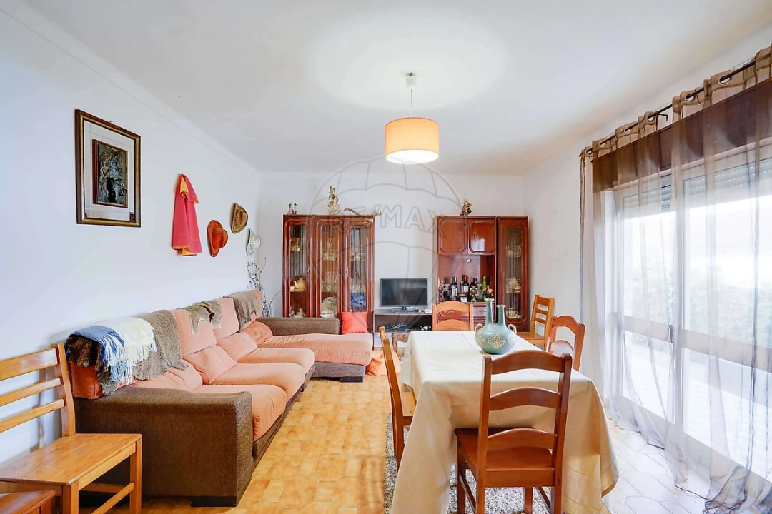 Moradia T4 para Venda em Alcoentre Foto 33