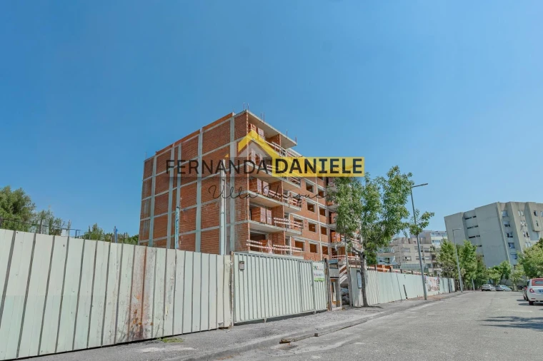 Apartamento T1 para Venda em São João da Madeira Foto 50