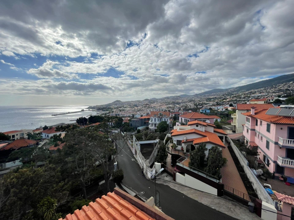 Moradia T3 para Venda em Funchal (Santa Maria Maior) Foto 4