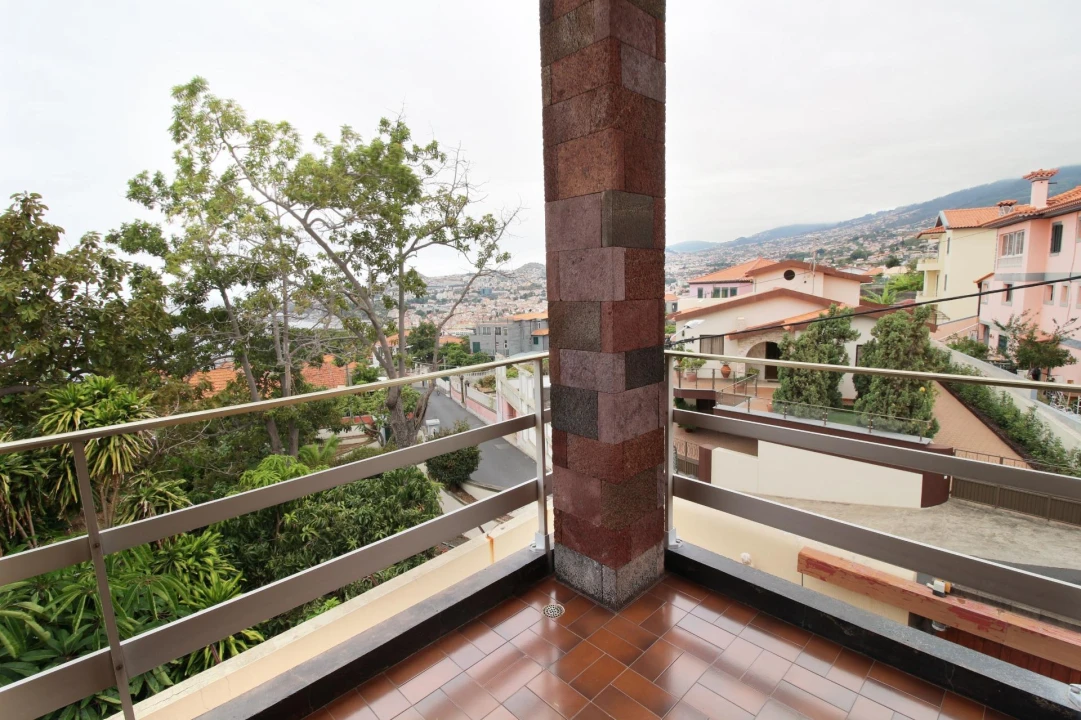 Moradia T3 para Venda em Funchal (Santa Maria Maior) Foto 8