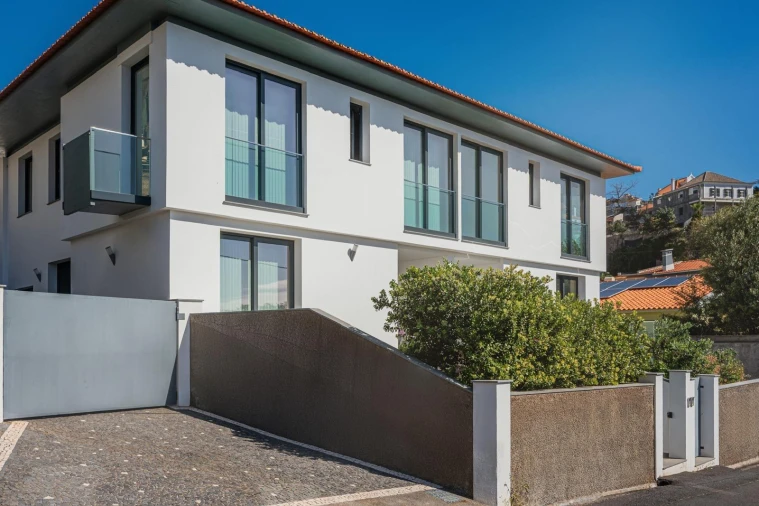 Moradia T3 para Venda em Funchal (Santa Luzia) Foto 1