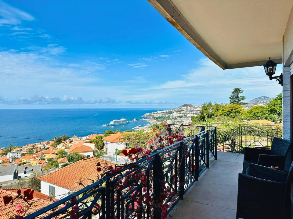 Moradia T4 para Venda em Funchal (Santa Maria Maior) Foto 12