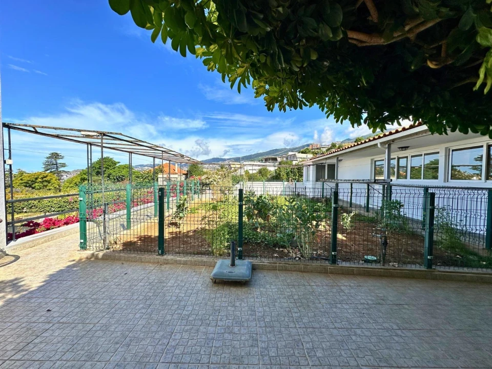 Moradia T4 para Venda em Funchal (Santa Maria Maior) Foto 28