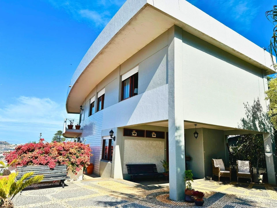 Moradia T4 para Venda em Funchal (Santa Maria Maior) Foto 3