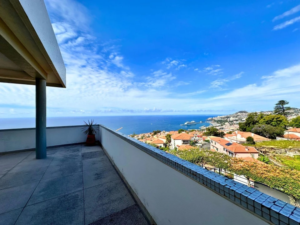 Moradia T4 para Venda em Funchal (Santa Maria Maior) Foto 31