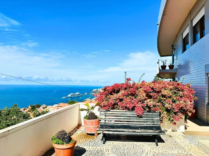 Moradia T4 para Venda em Funchal (Santa Maria Maior) Foto 10