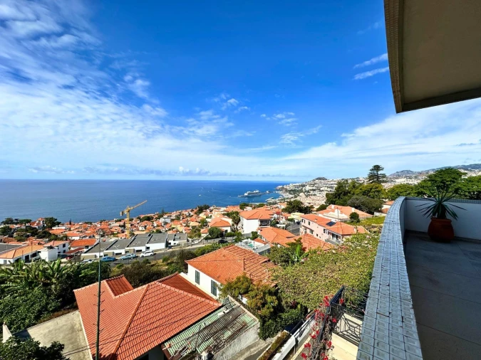 Moradia T4 para Venda em Funchal (Santa Maria Maior) Foto 29