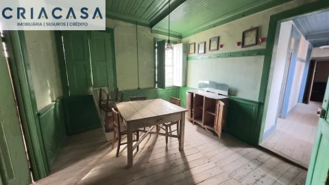 Moradia T6 para Venda em São João de Lourosa