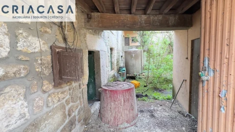 Moradia T6 para Venda em São João de Lourosa