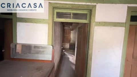 Moradia T6 para Venda em São João de Lourosa