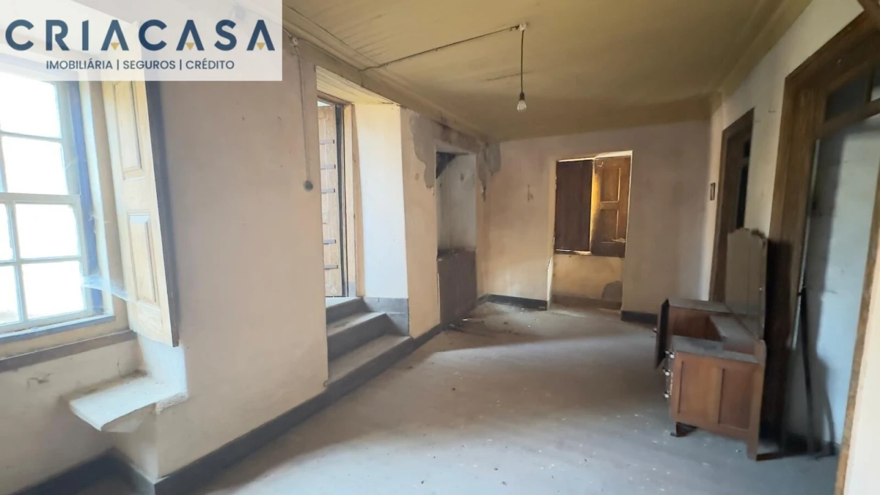 Moradia T6 para Venda em São João de Lourosa Foto 2
