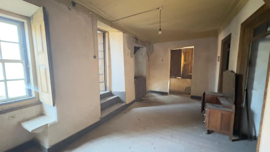 Moradia T6 para Venda em São João de Lourosa Foto 4