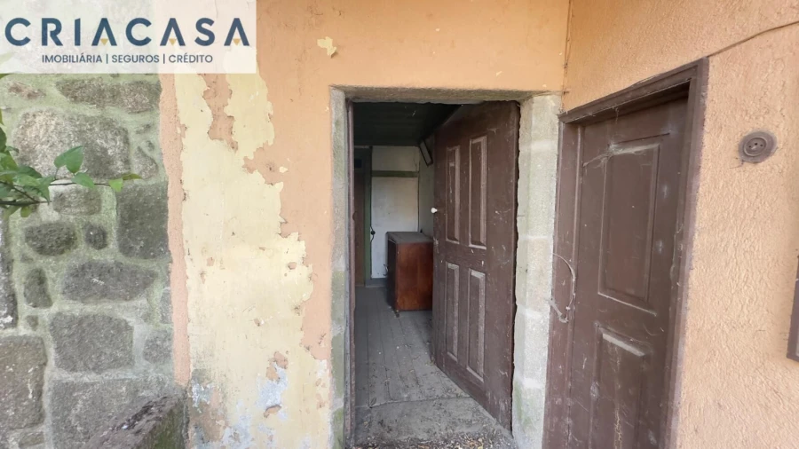 Moradia T6 para Venda em São João de Lourosa Foto 7