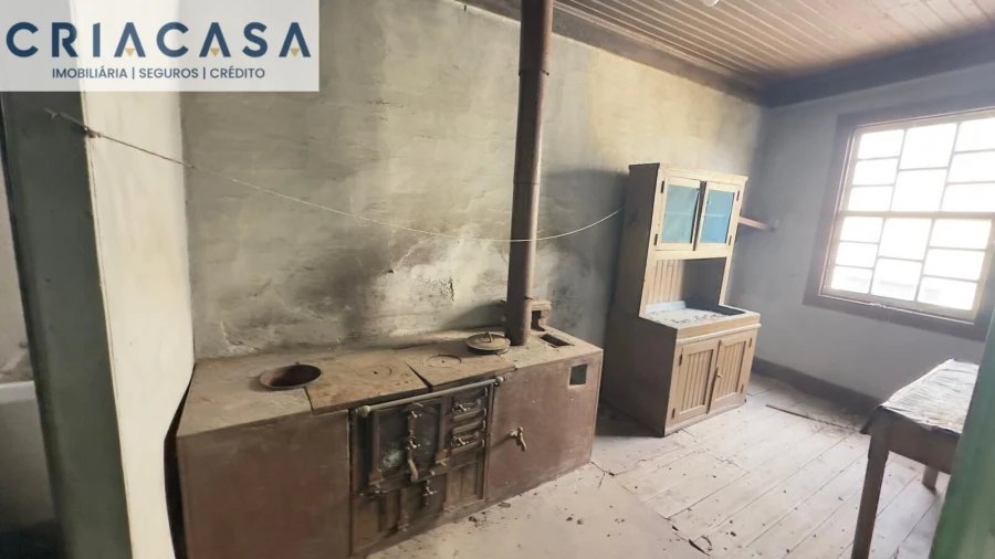 Moradia T6 para Venda em São João de Lourosa Foto 9