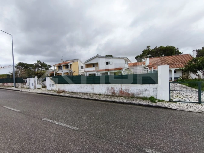 Moradia T3 para Venda em Sesimbra (Castelo) Foto 3