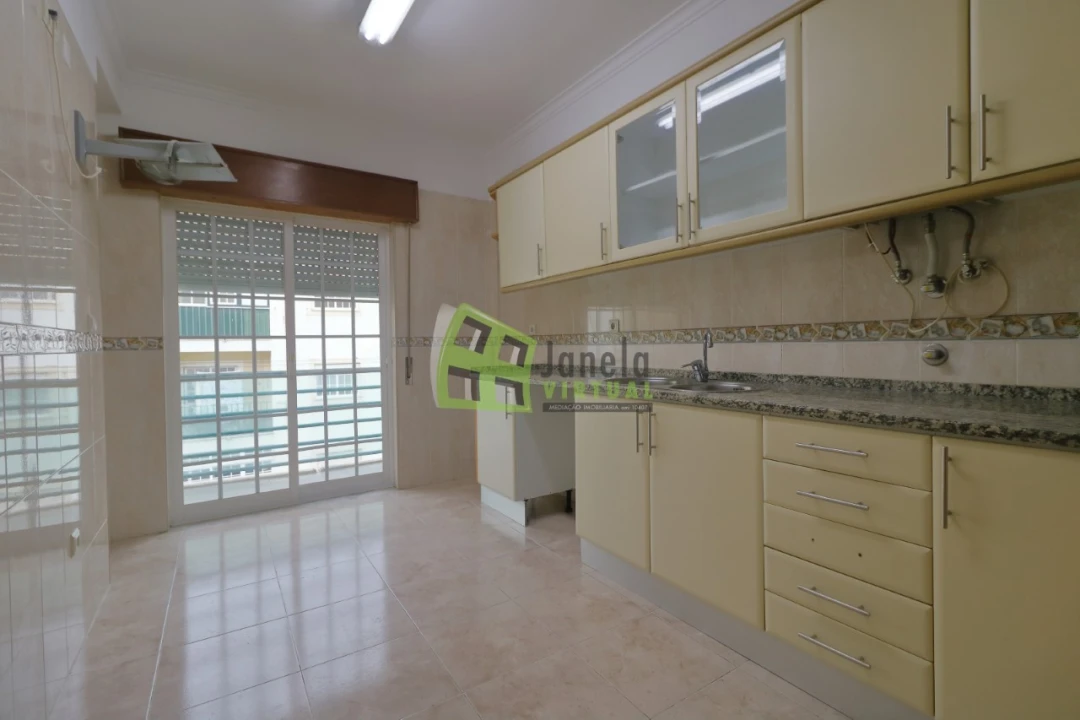 Apartamento T2 para Venda em Quinta do Conde Foto 2
