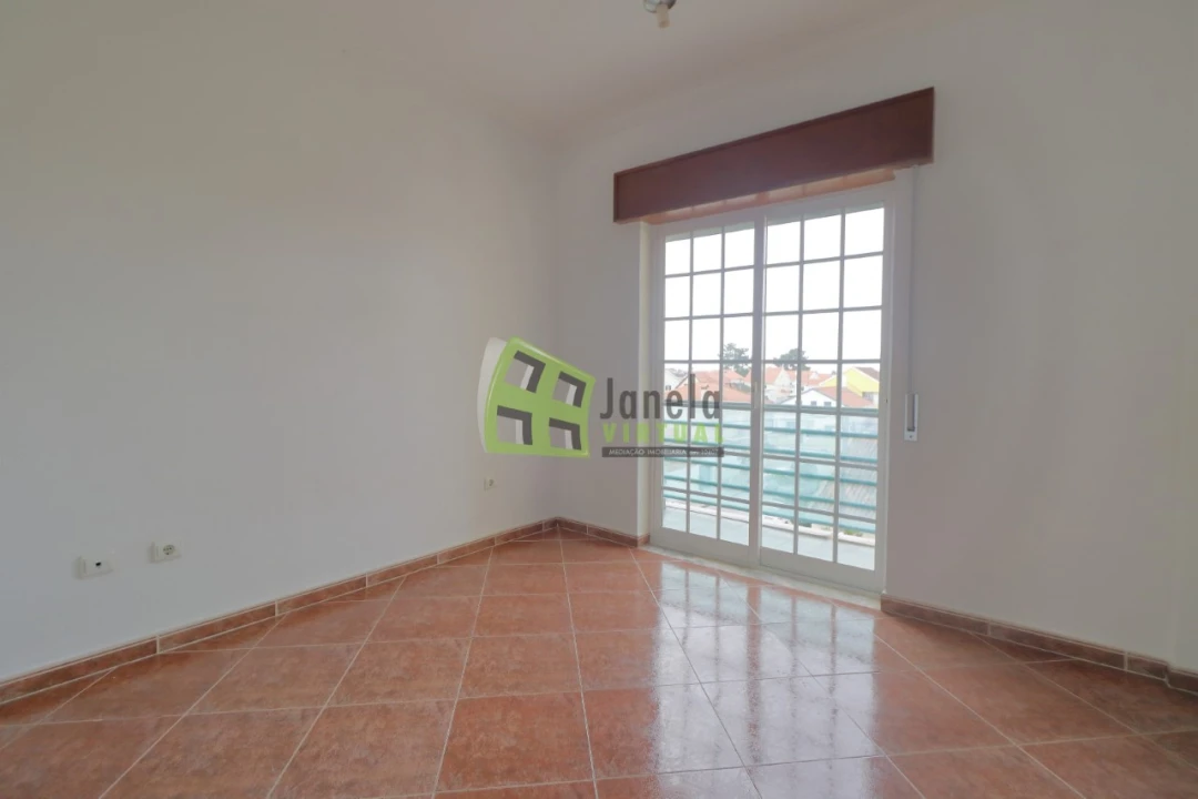 Apartamento T2 para Venda em Quinta do Conde Foto 13