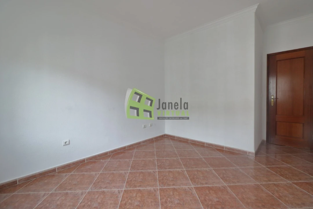 Apartamento T2 para Venda em Quinta do Conde Foto 19