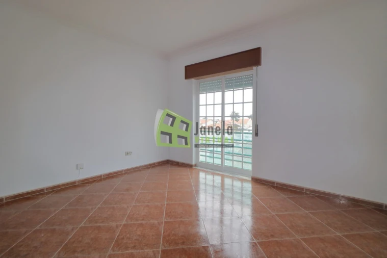 Apartamento T2 para Venda em Quinta do Conde Foto 7