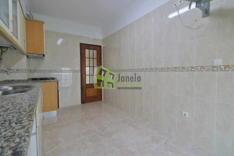 Apartamento T2 para Venda em Quinta do Conde Foto 12