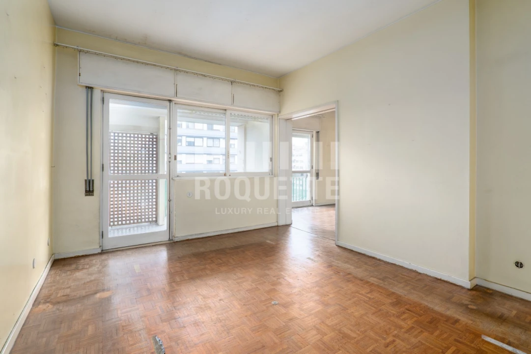 Apartamento T5 para Venda em Ramalde Foto 4