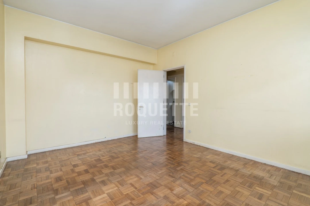 Apartamento T5 para Venda em Ramalde Foto 12