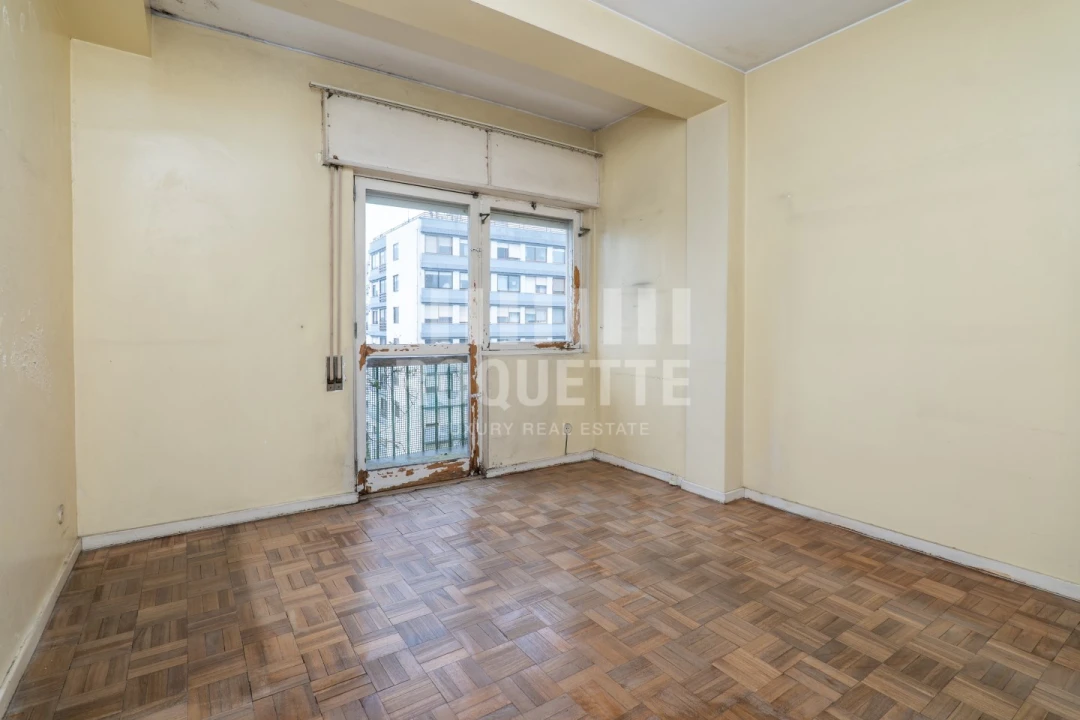 Apartamento T5 para Venda em Ramalde Foto 15