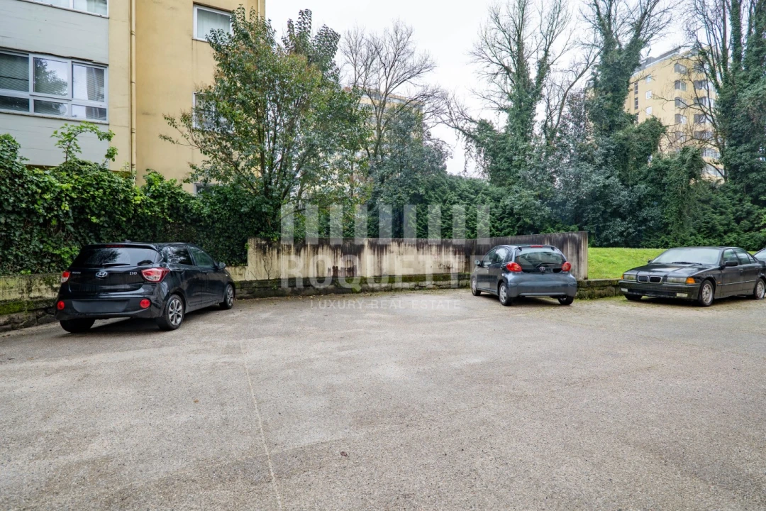 Apartamento T5 para Venda em Ramalde Foto 23