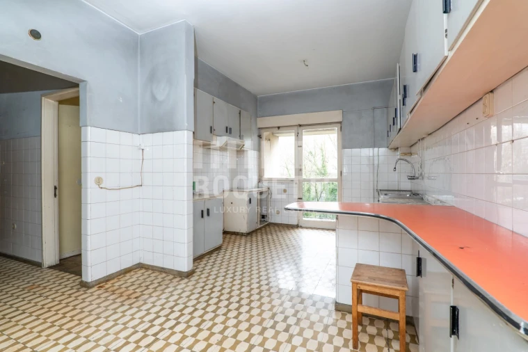 Apartamento T5 para Venda em Ramalde Foto 6