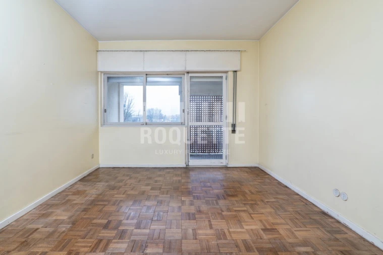 Apartamento T5 para Venda em Ramalde Foto 11